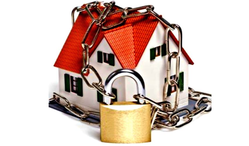 Voordeur in Bussum hersteld na een inbraakpoging Voordeur in Bussum hersteld na een inbraakpoging